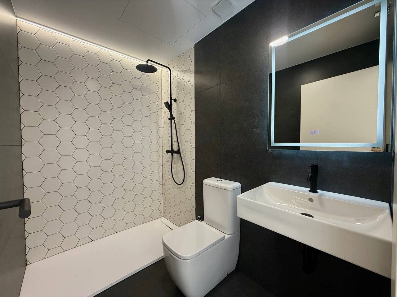 1 slaapkamer Appartement te koop in Alicante stad met zwembad garage - € 289.900 (Ref: 10168738)