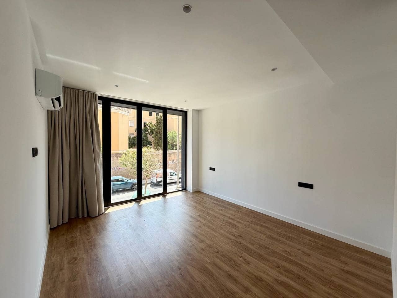 1 slaapkamer Appartement te koop in Alicante stad met zwembad garage - € 289.900 (Ref: 10168738)