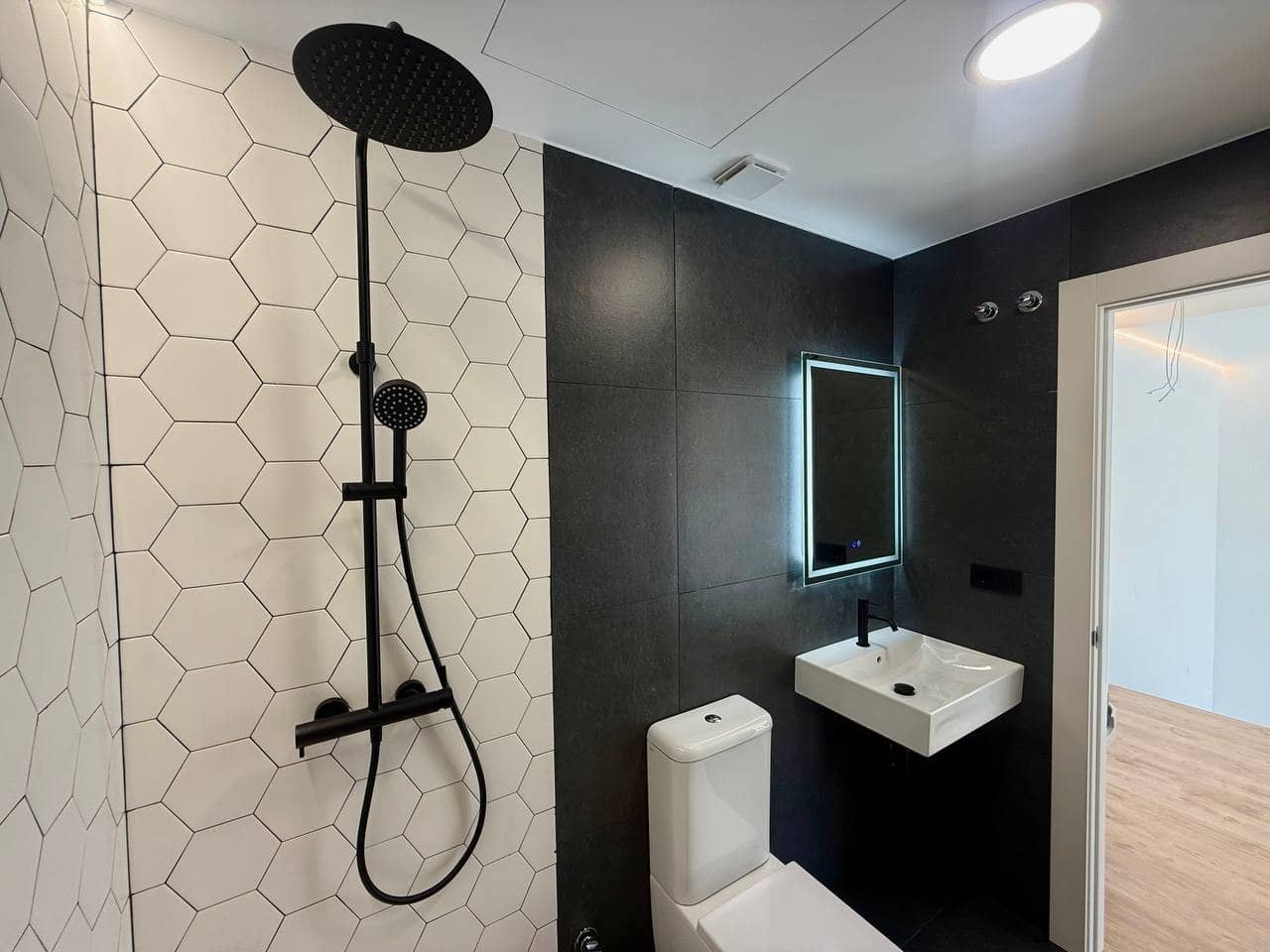 1 slaapkamer Appartement te koop in Alicante stad met zwembad garage - € 289.900 (Ref: 10168738)
