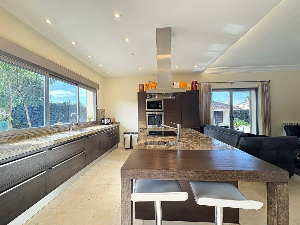 5 Zimmer Villa zu verkaufen in La Alcayna mit Garage - 1.300.000 € (Ref: 9548937)