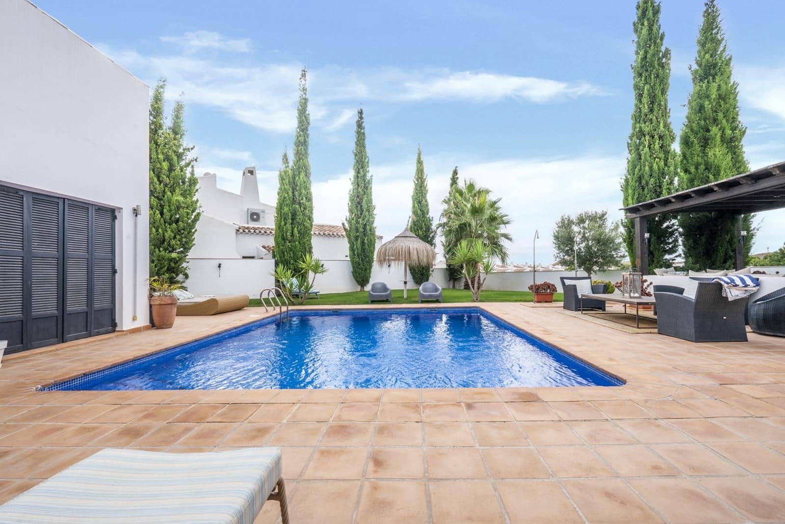 5 sypialnia Willa na sprzedaż w Banos y Mendigo z basenem garażem - 995 000 € (Ref: 9548939)