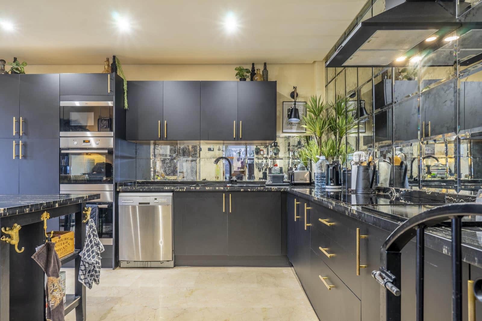 5 sypialnia Willa na sprzedaż w Banos y Mendigo z basenem garażem - 995 000 € (Ref: 9548939)