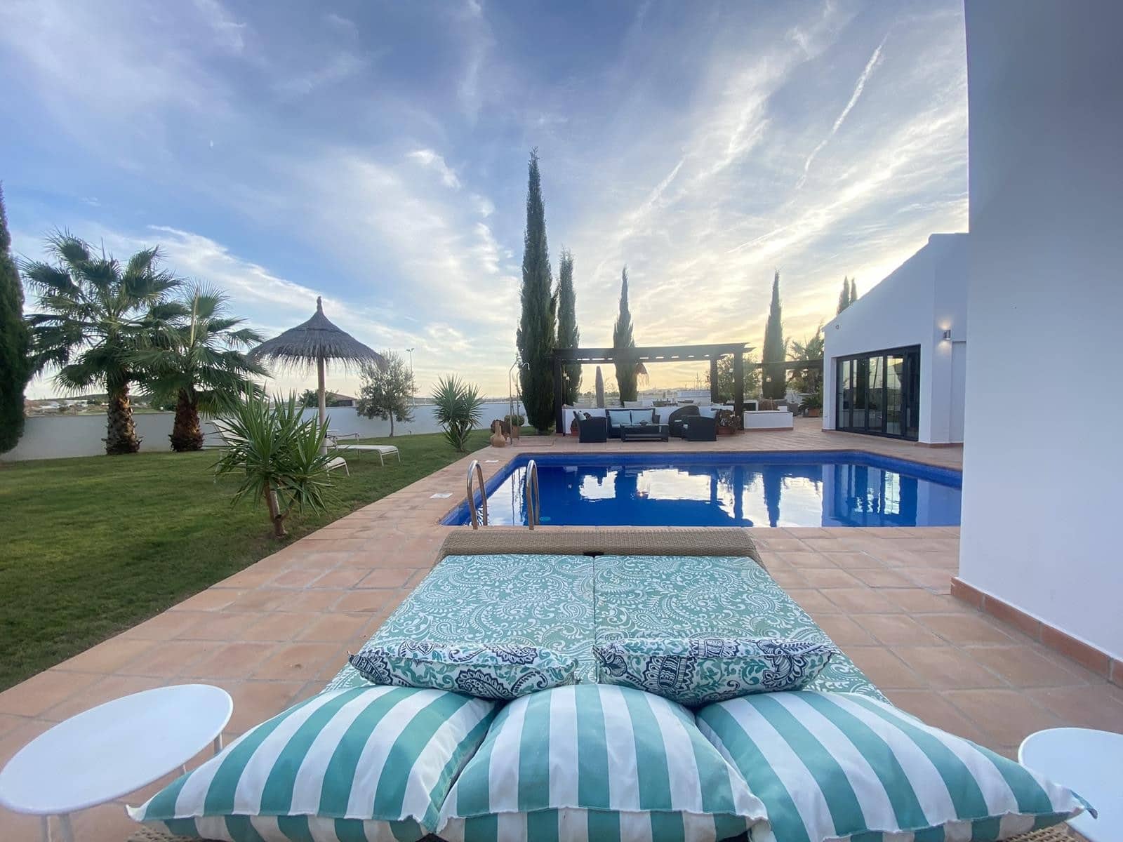 5 sovrum Villa till salu i El Valle Golf Resort med pool garage - 995 000 € (Ref: 9548939)