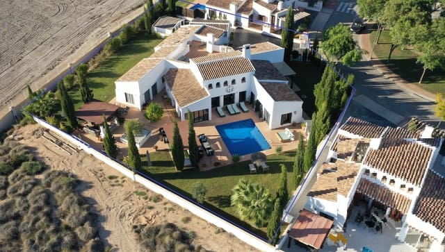 5 sovrum Villa till salu i El Valle Golf Resort, Murcia stad med pool garage - 995 000 € (Ref: 9548939)