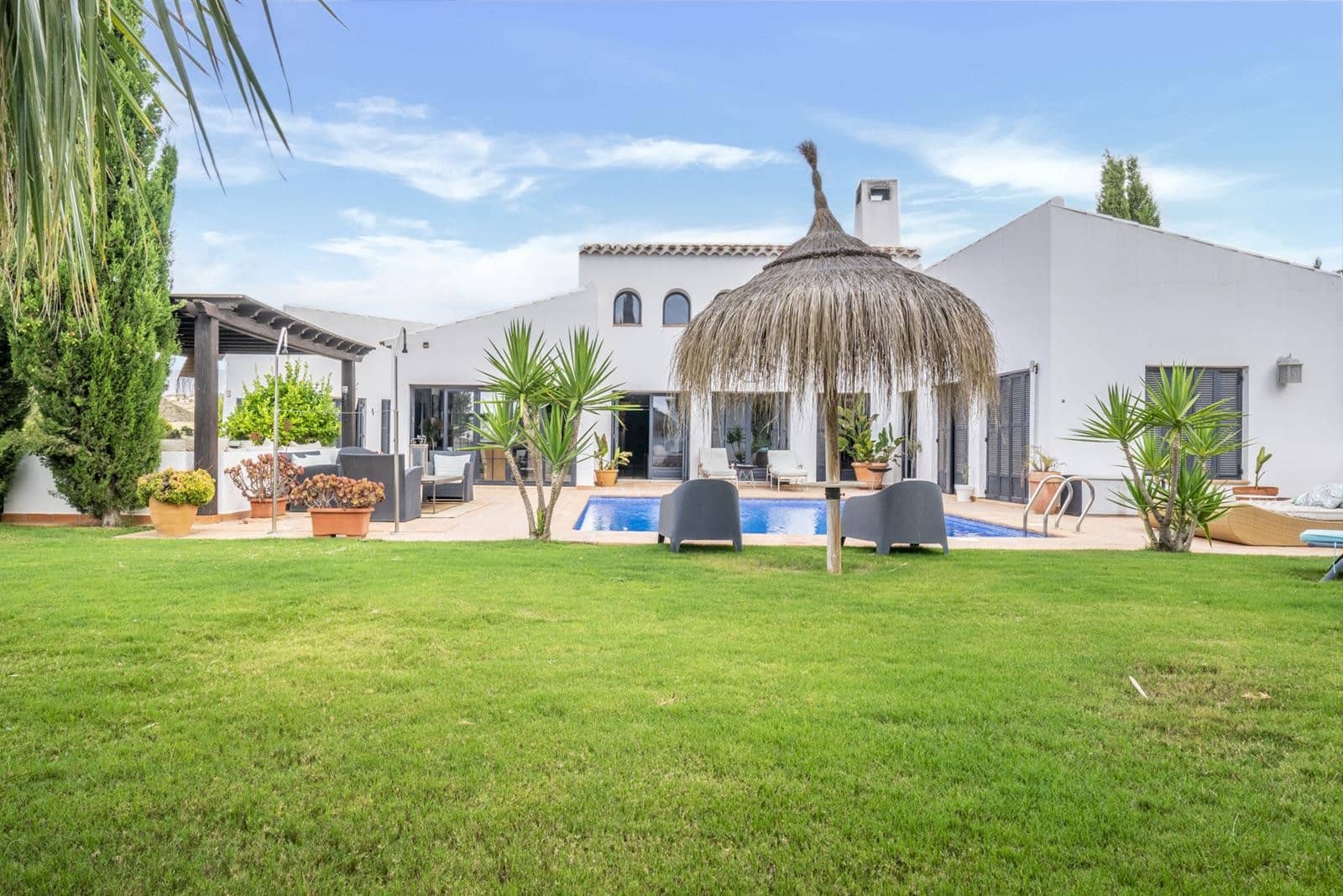 5 sovrum Villa till salu i El Valle Golf Resort med pool garage - 995 000 € (Ref: 9548939)