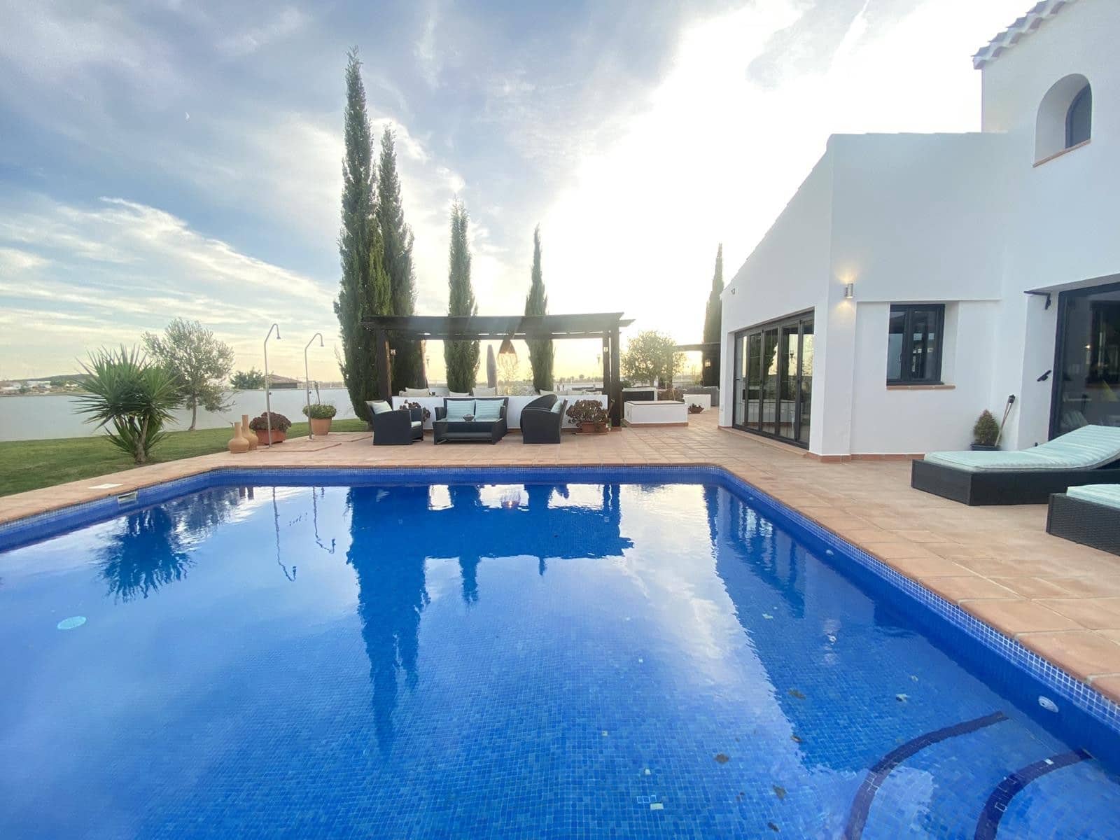 5 sovrum Villa till salu i El Valle Golf Resort med pool garage - 995 000 € (Ref: 9548939)