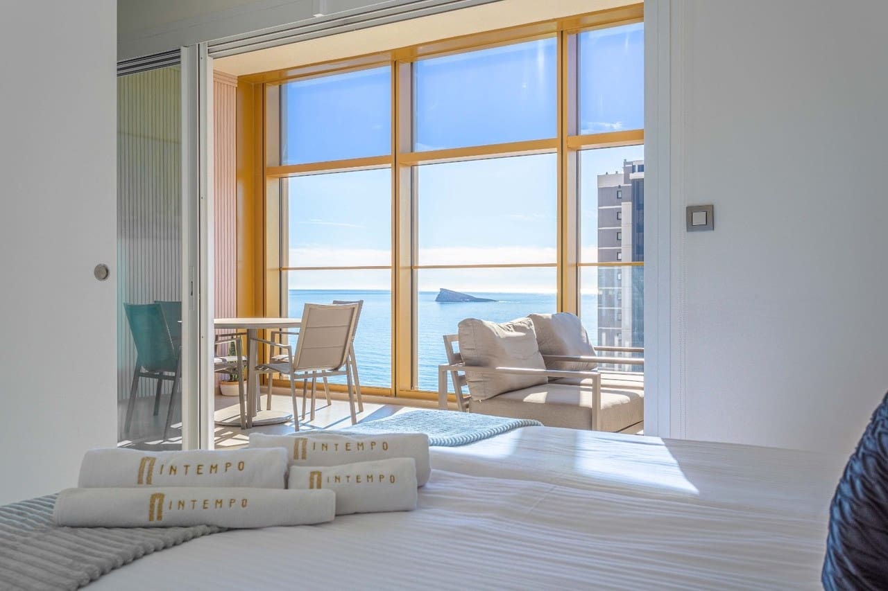 2 sovrum Lägenhet till salu i Benidorm med pool - 525 000 € (Ref: 9565510)