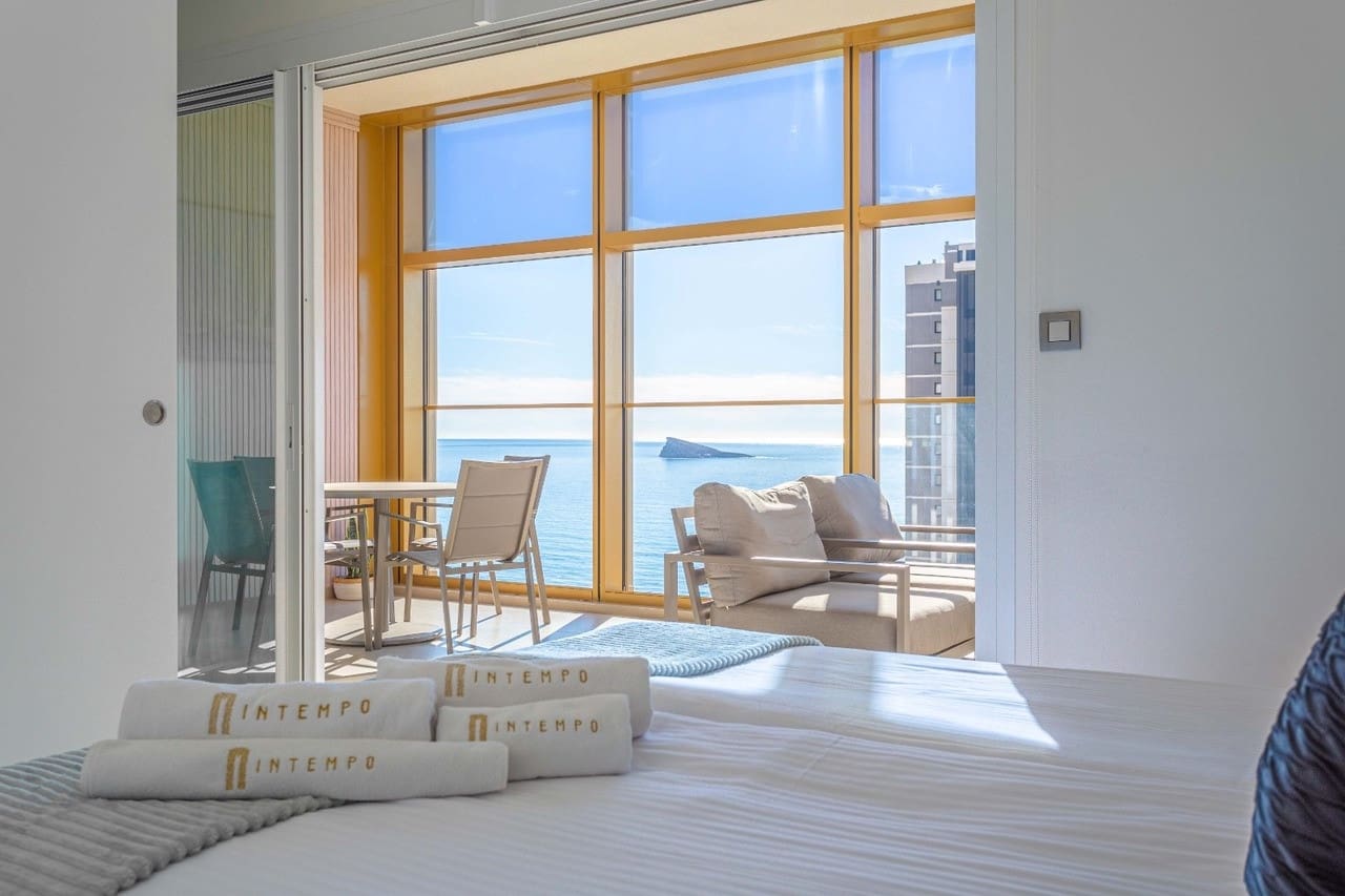 2 slaapkamer Appartement te koop in Benidorm met zwembad - € 525.000 (Ref: 9565510)