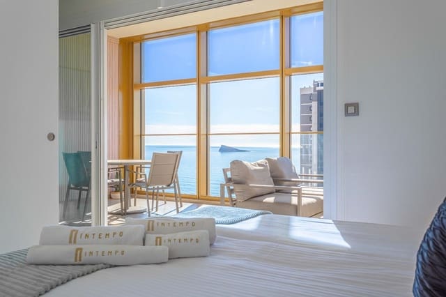 2 slaapkamer Appartement te koop in Benidorm met zwembad - € 525.000 (Ref: 9565510)
