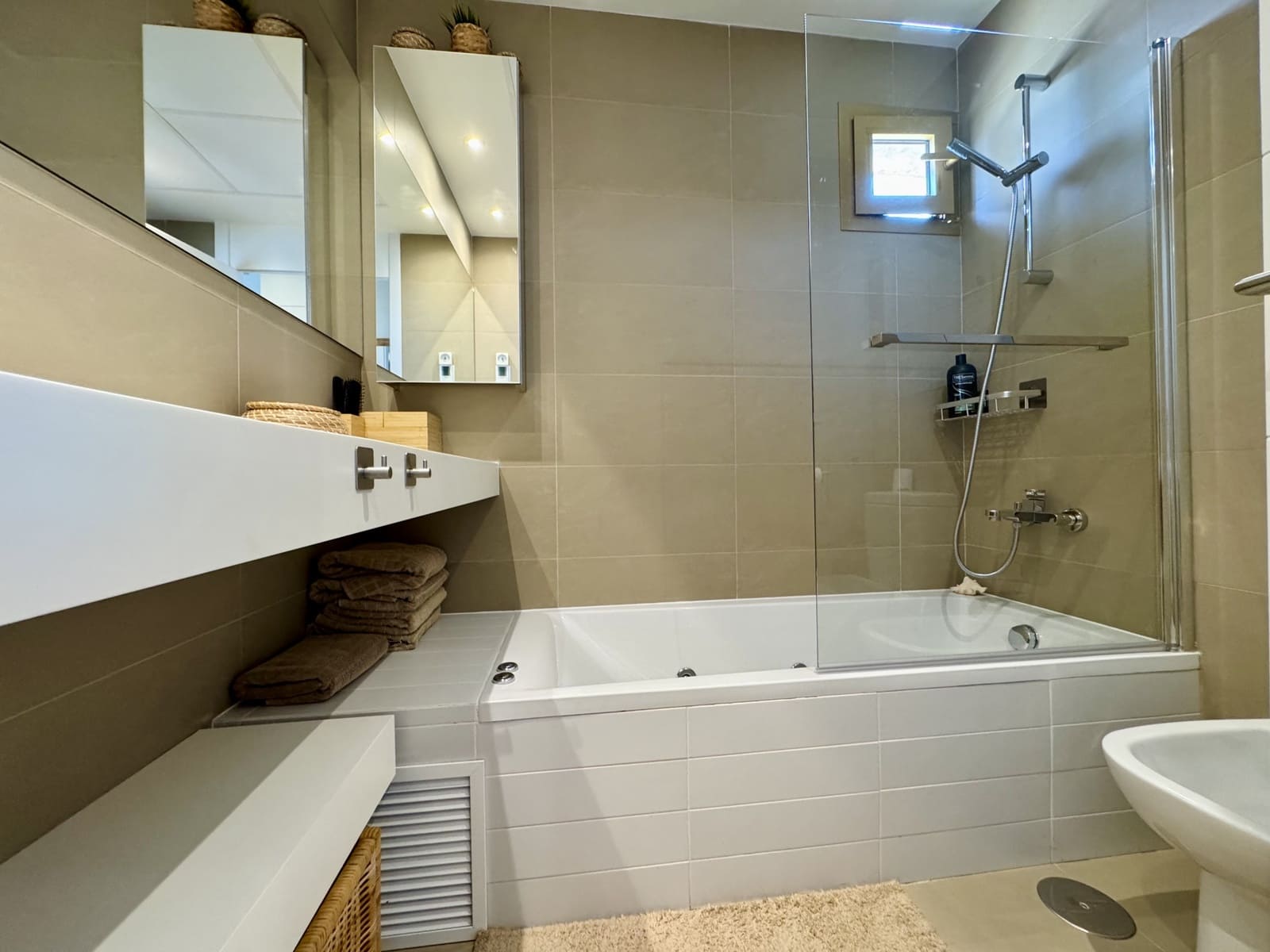 2 soveværelse Lejlighed til salg i Benidorm med swimmingpool garage - € 579.000 (Ref: 9565511)