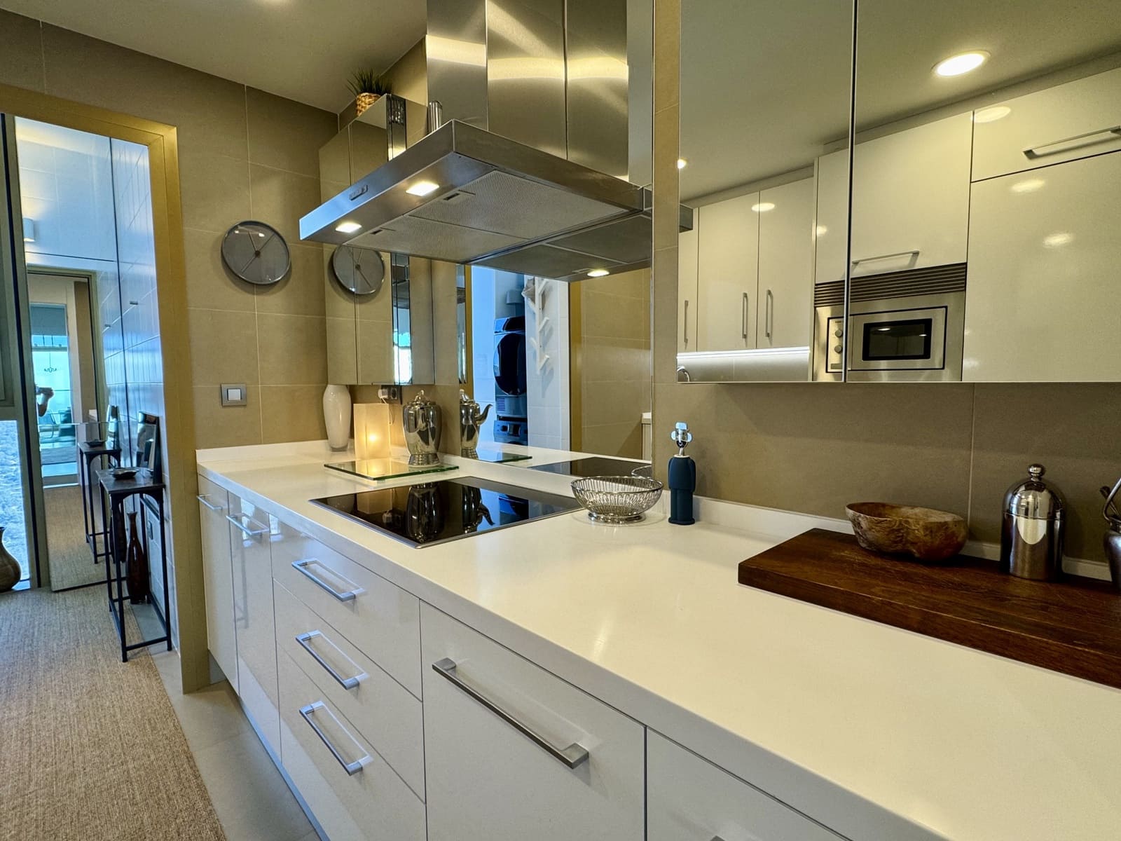 2 soveværelse Lejlighed til salg i Benidorm med swimmingpool garage - € 579.000 (Ref: 9565511)