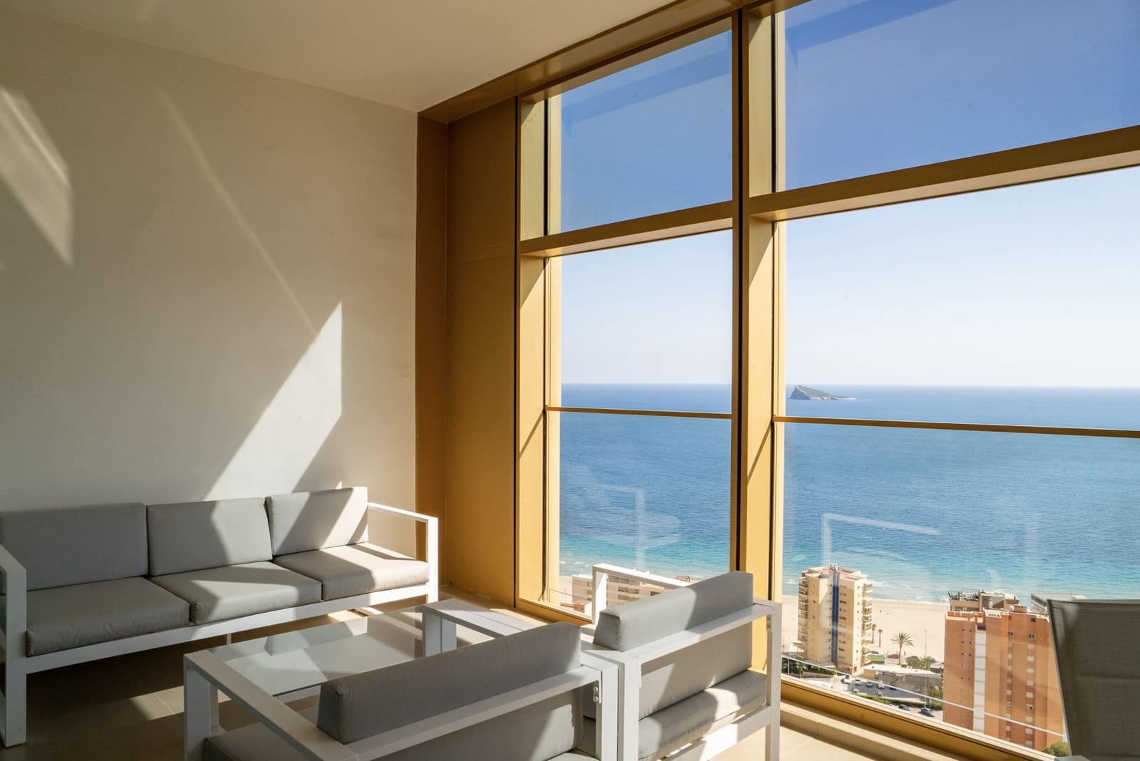 2 Zimmer Apartment zu verkaufen in Benidorm mit Pool Garage - 529.000 € (Ref: 9565512)