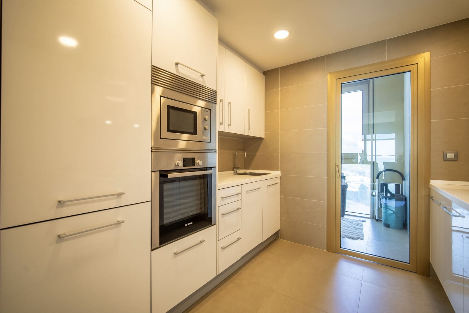 2 bedroom Apartment for sale in Benidorm with pool garage - € 429,000 (Ref: 9565513)