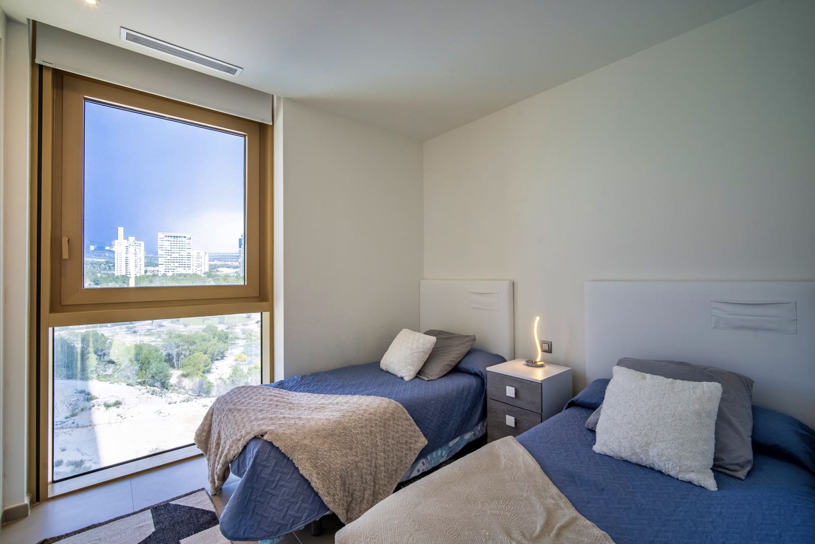 2 bedroom Apartment for sale in Benidorm with pool garage - € 429,000 (Ref: 9565513)