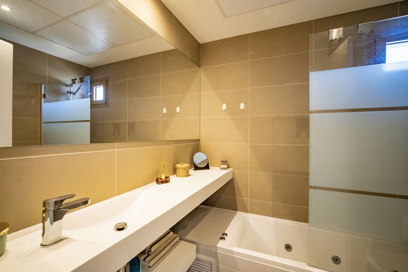 2 bedroom Apartment for sale in Benidorm with pool garage - € 429,000 (Ref: 9565513)