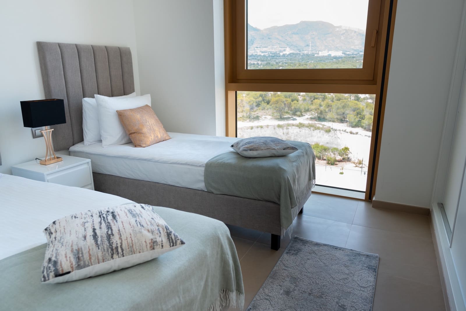 2 bedroom Apartment for sale in Benidorm with pool garage - € 469,000 (Ref: 9565514)