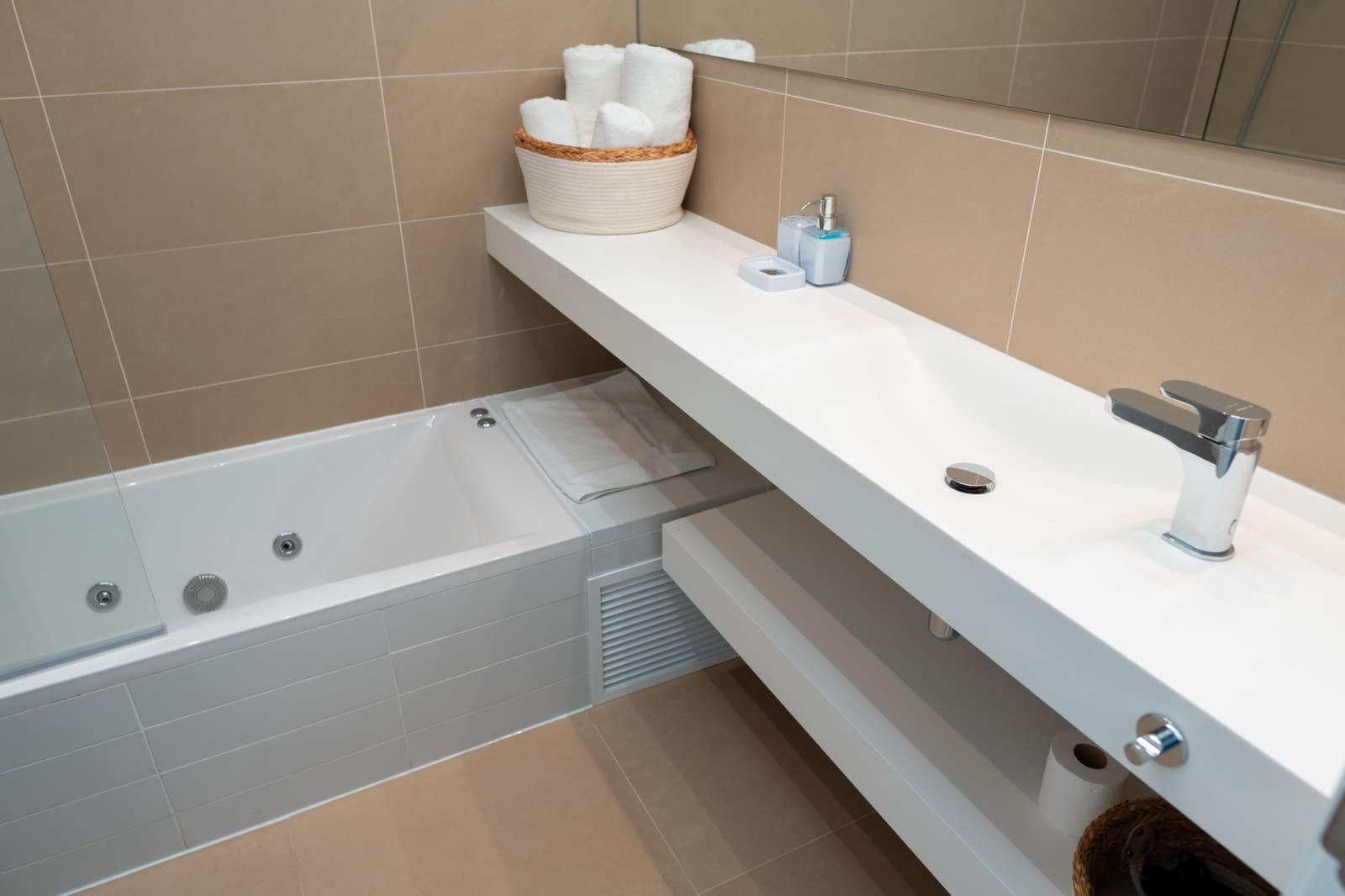 2 bedroom Apartment for sale in Benidorm with pool garage - € 469,000 (Ref: 9565514)