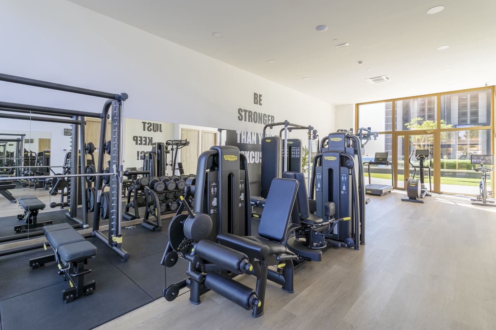 2 bedroom Apartment for sale in Benidorm with pool garage - € 469,000 (Ref: 9565514)