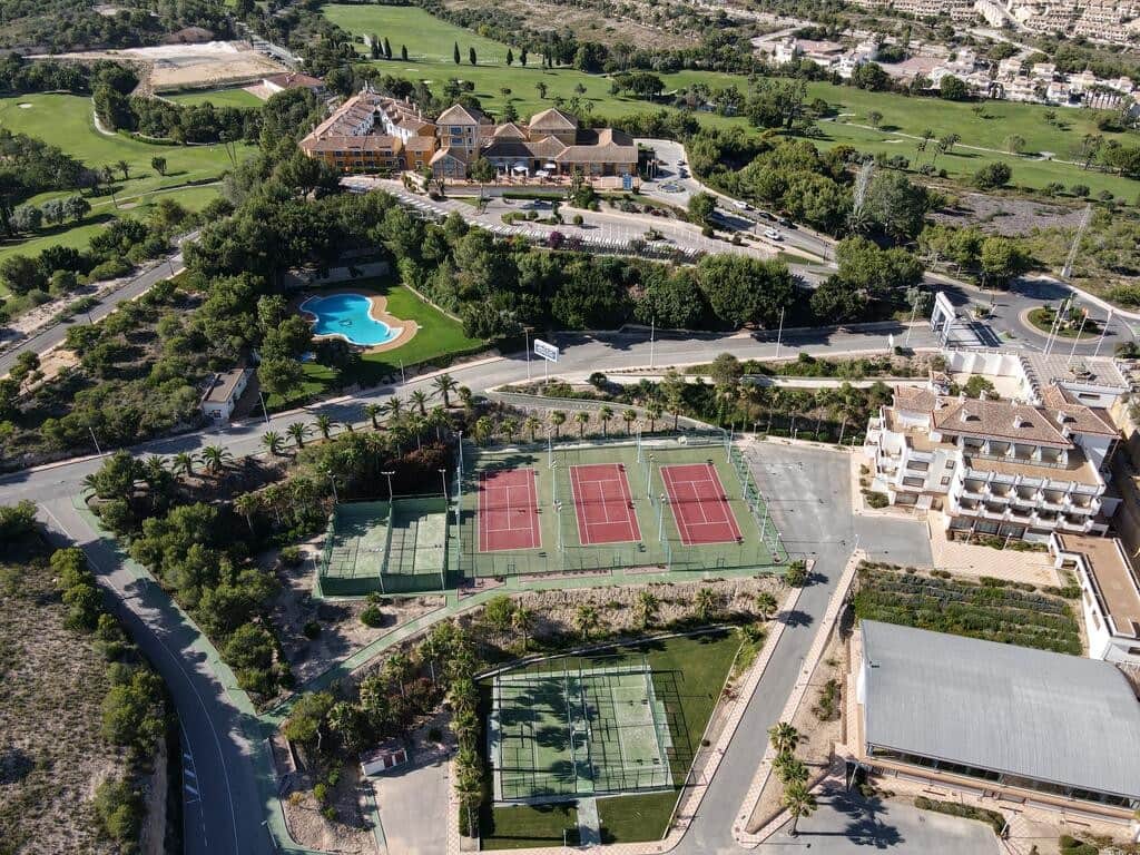 3 bedroom Semi-detached Villa for sale in Las Ramblas Golf with pool garage - € 269,000 (Ref: 9565515)