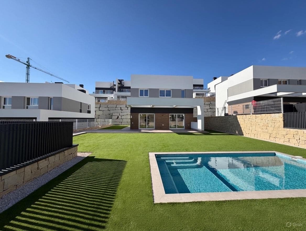 Chalet de 4 habitaciones en Finestrat en venta con piscina garaje - 555.000 € (Ref: 9565518)