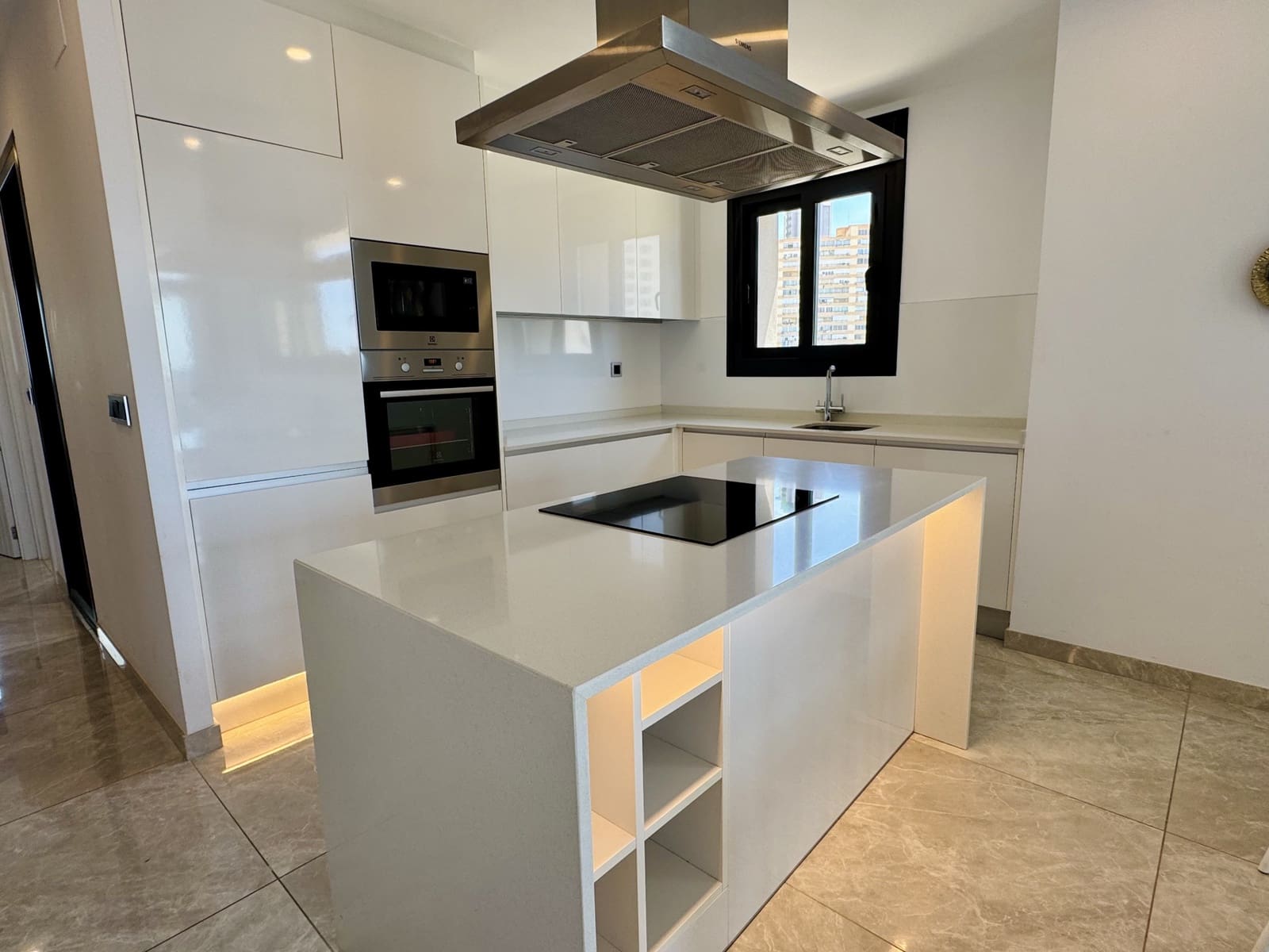 3 sovrum Lägenhet till salu i Benidorm med pool garage - 679 000 € (Ref: 9565526)