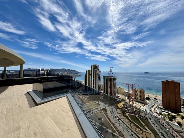 2 makuuhuone Kattohuoneisto myytävänä paikassa Benidorm mukana uima-altaan - 1 590 000 € (Ref: 9565527)