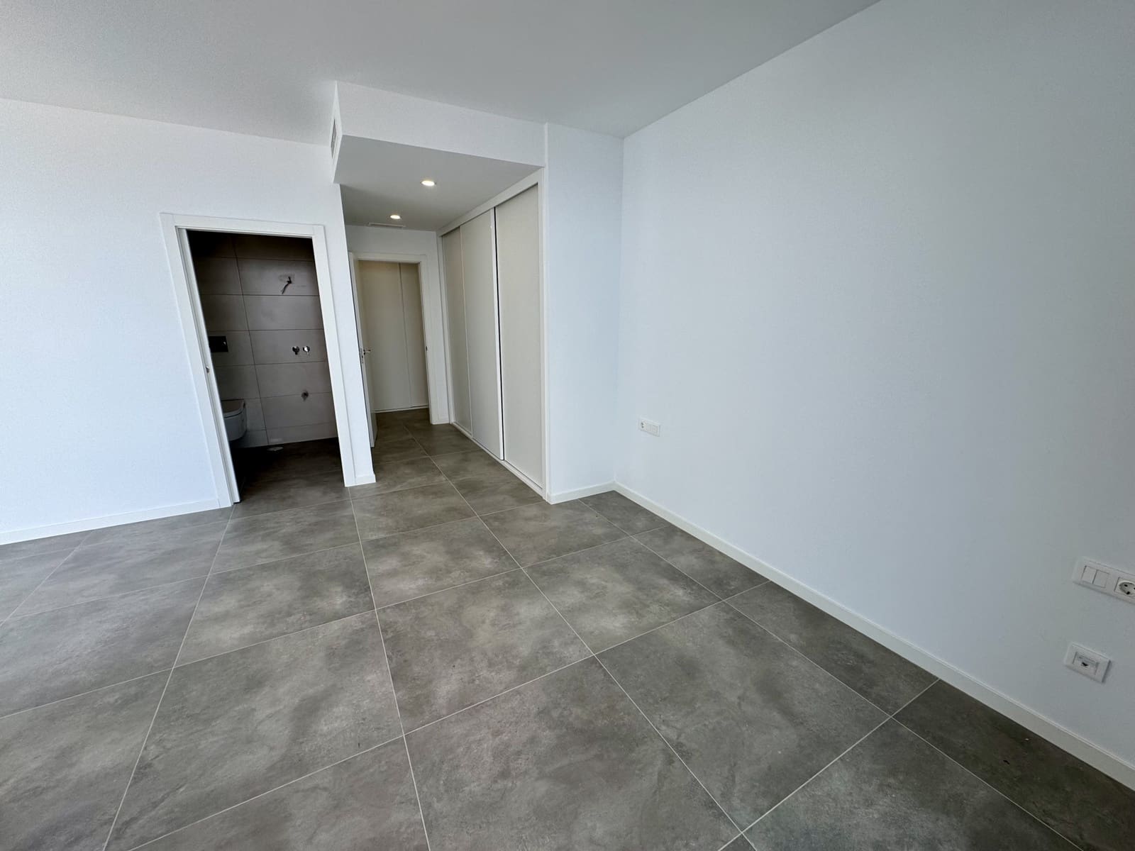 2 quarto Penthouse para venda em Benidorm com piscina - 1 590 000 € (Ref: 9565527)