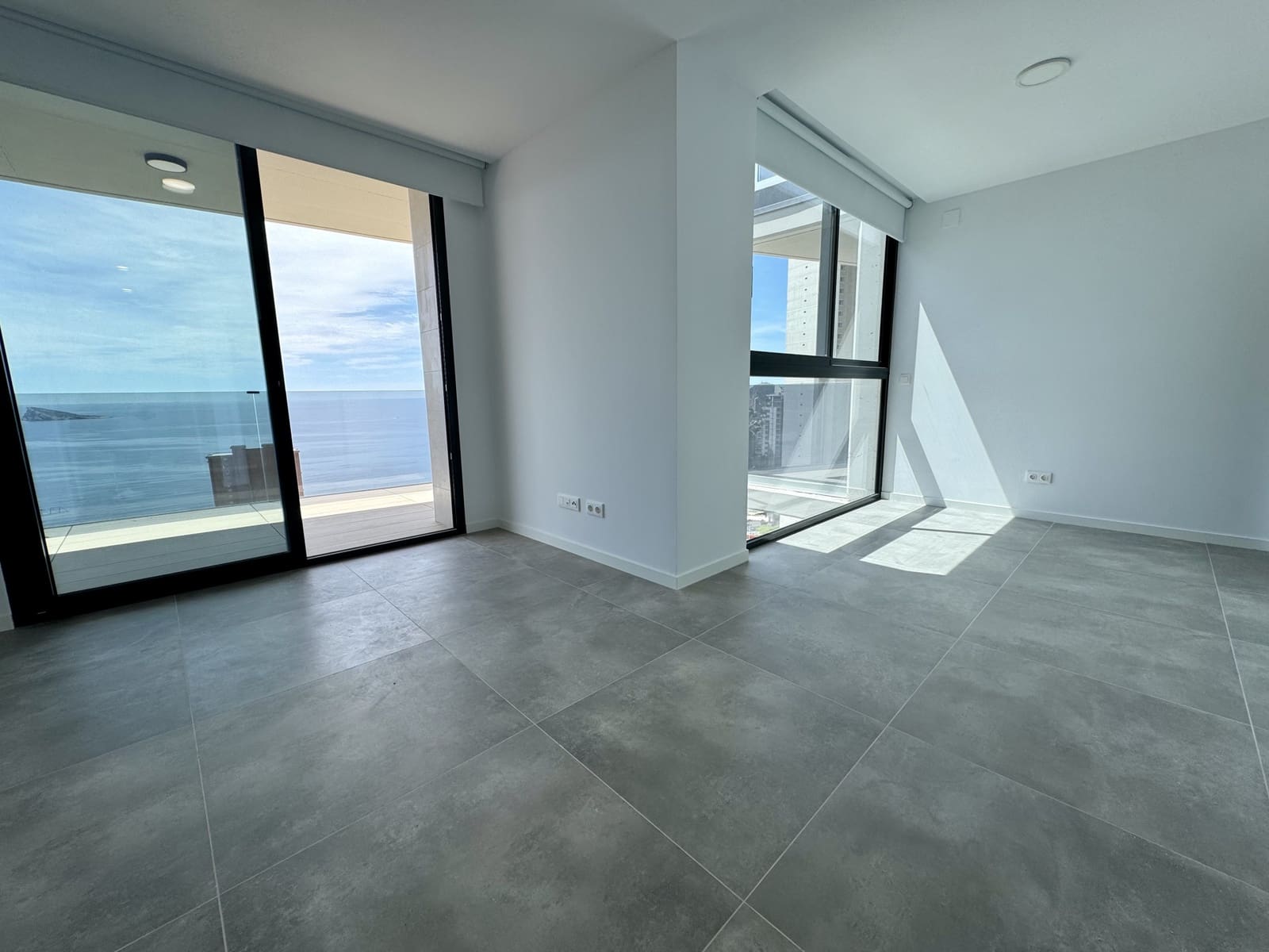 2 quarto Penthouse para venda em Benidorm com piscina - 1 590 000 € (Ref: 9565527)