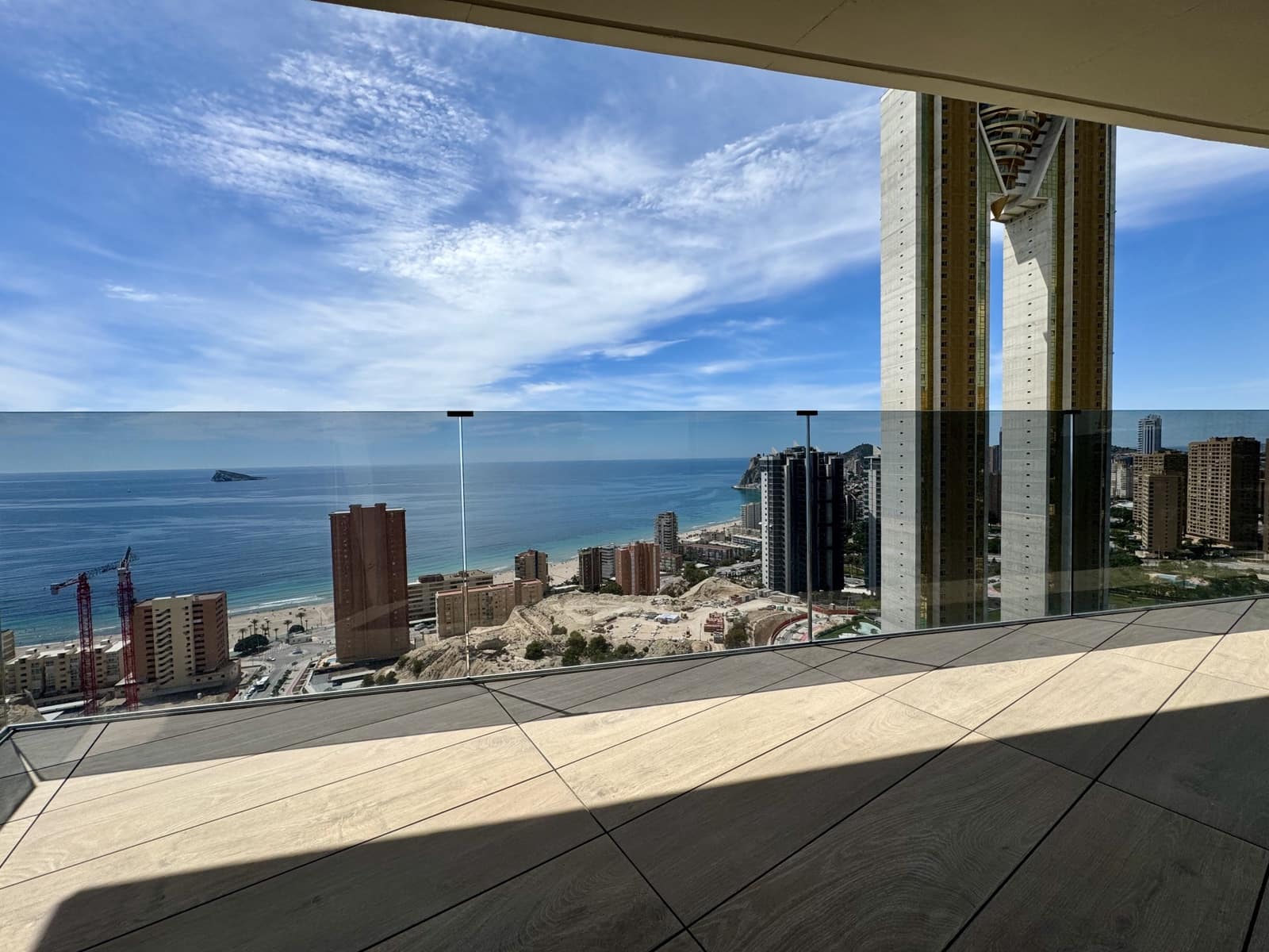 2 quarto Penthouse para venda em Benidorm com piscina - 1 590 000 € (Ref: 9565527)