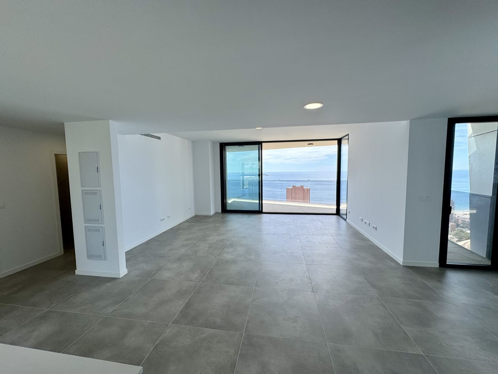 2 quarto Penthouse para venda em Benidorm com piscina - 1 590 000 € (Ref: 9565527)