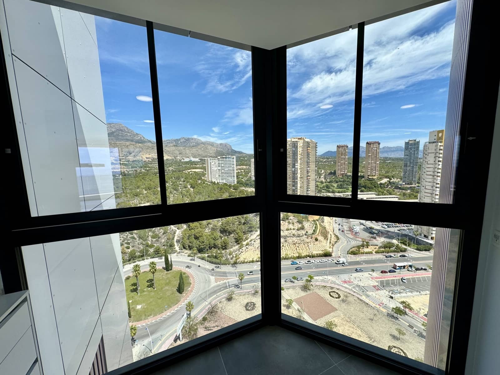 2 quarto Penthouse para venda em Benidorm com piscina - 1 590 000 € (Ref: 9565527)