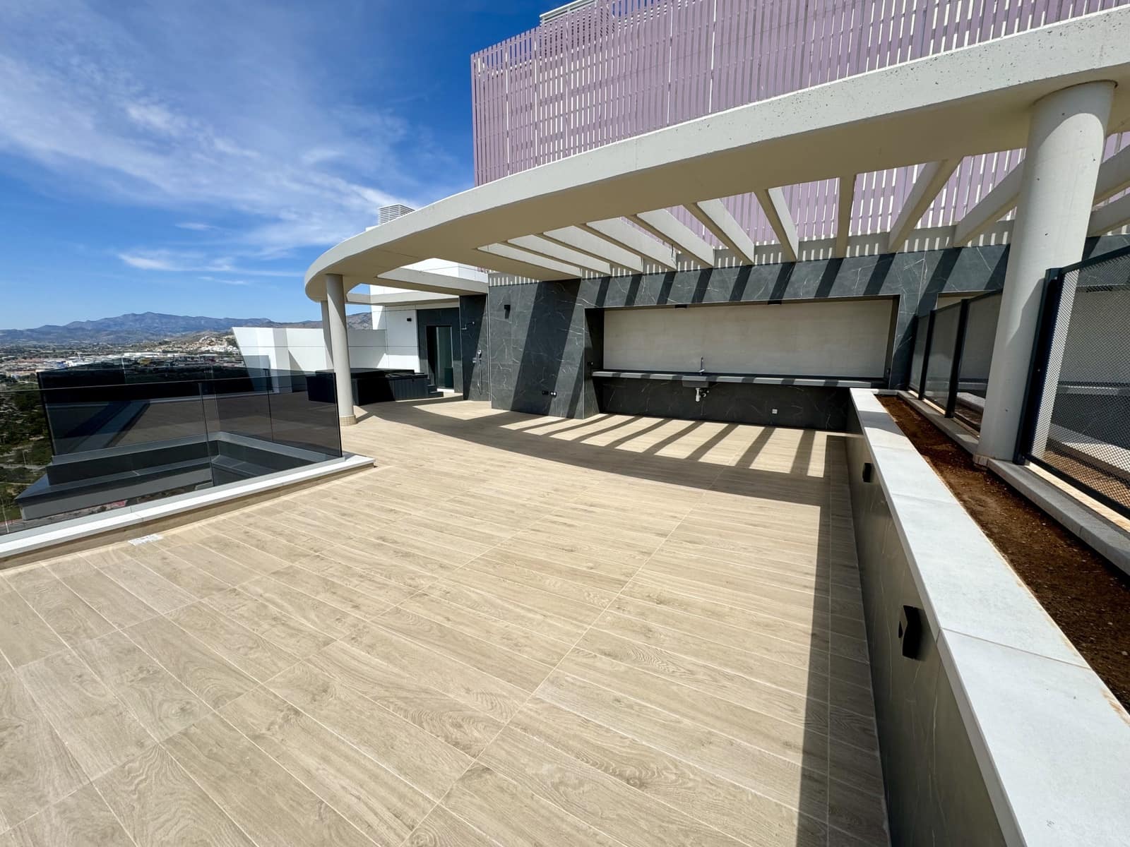 2 quarto Penthouse para venda em Benidorm com piscina - 1 590 000 € (Ref: 9565527)