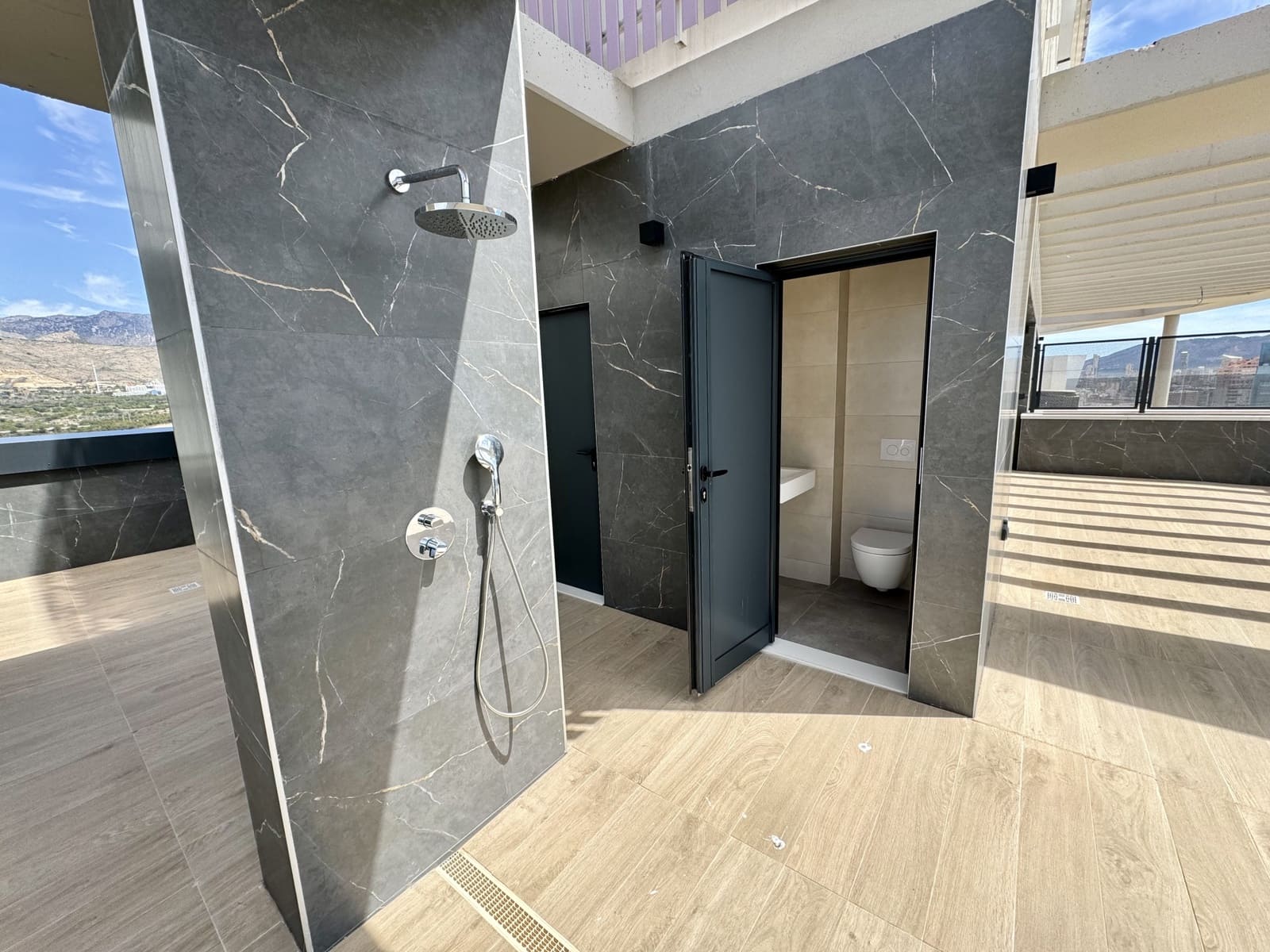 2 quarto Penthouse para venda em Benidorm com piscina - 1 590 000 € (Ref: 9565527)
