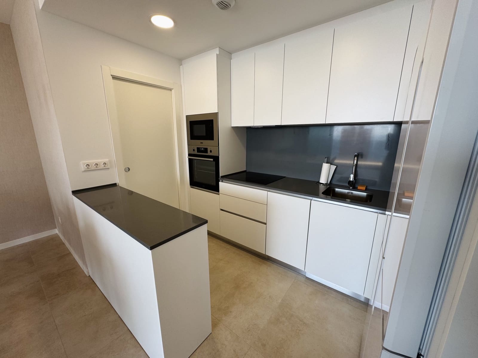 3 soveværelse Lejlighed til salg i Benidorm med swimmingpool garage - € 690.000 (Ref: 9565534)