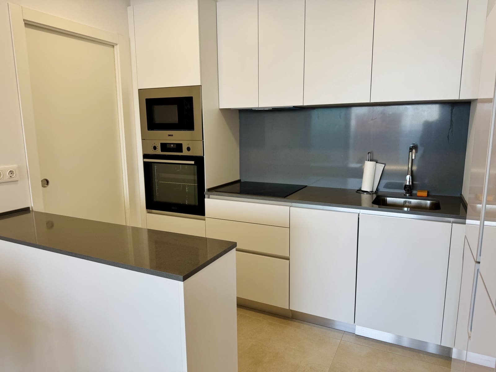 3 soverom Leilighet til salgs i Benidorm med svømmebasseng garasje - € 690 000 (Ref: 9565534)