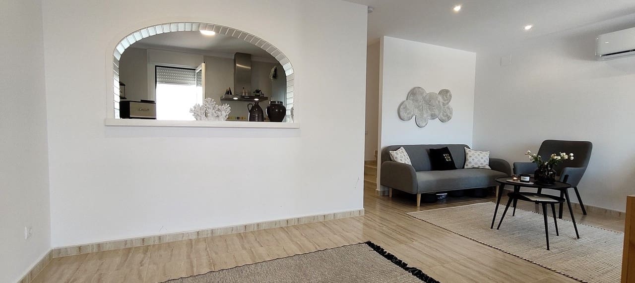 2 soveværelse Byhus til salg i Calpe / Calp med swimmingpool - € 399.000 (Ref: 9565548)