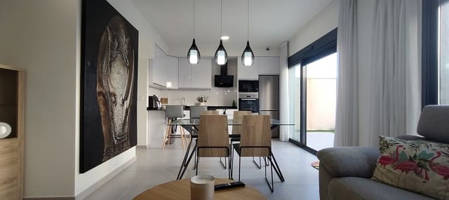 3 makuuhuone Huvila myytävänä paikassa Las Lomas de Rame - Bahía Bella, Los Alcázares mukana uima-altaan 
autotalli - 385 000 € (Ref: 9565550)