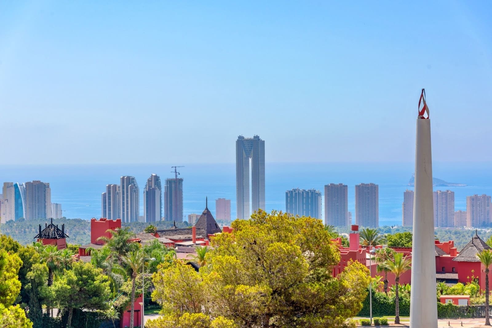 Apartamento de 2 habitaciones en Benidorm en venta con piscina garaje - 395.000 € (Ref: 9565562)