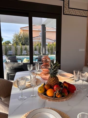 4 sovrum Villa till salu i Alicante stad med pool garage - 995 000 € (Ref: 9565570)