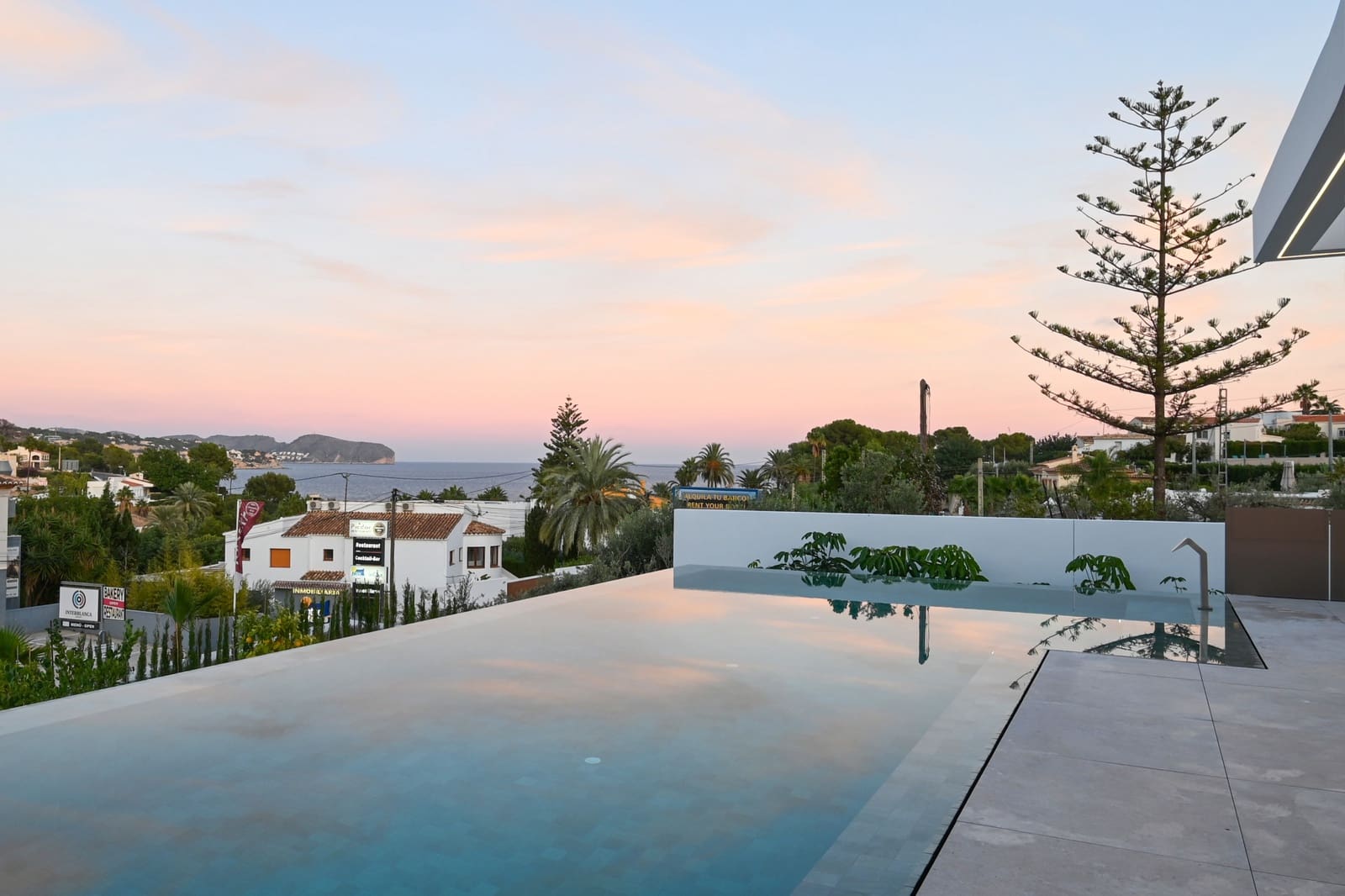 4 soveværelse Villa til salg i Benissa med swimmingpool garage - € 3.195.000 (Ref: 9565589)