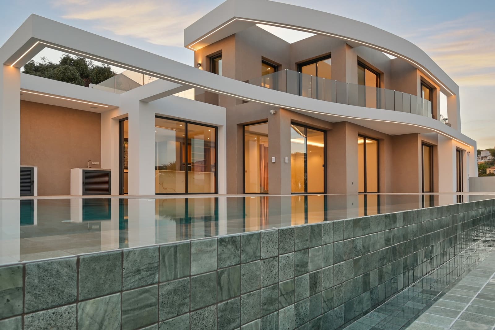 4 soveværelse Villa til salg i Benissa med swimmingpool garage - € 3.195.000 (Ref: 9565589)