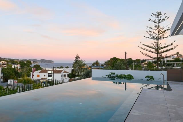 4 soveværelse Villa til salg i Benissa med swimmingpool garage - € 3.195.000 (Ref: 9565589)