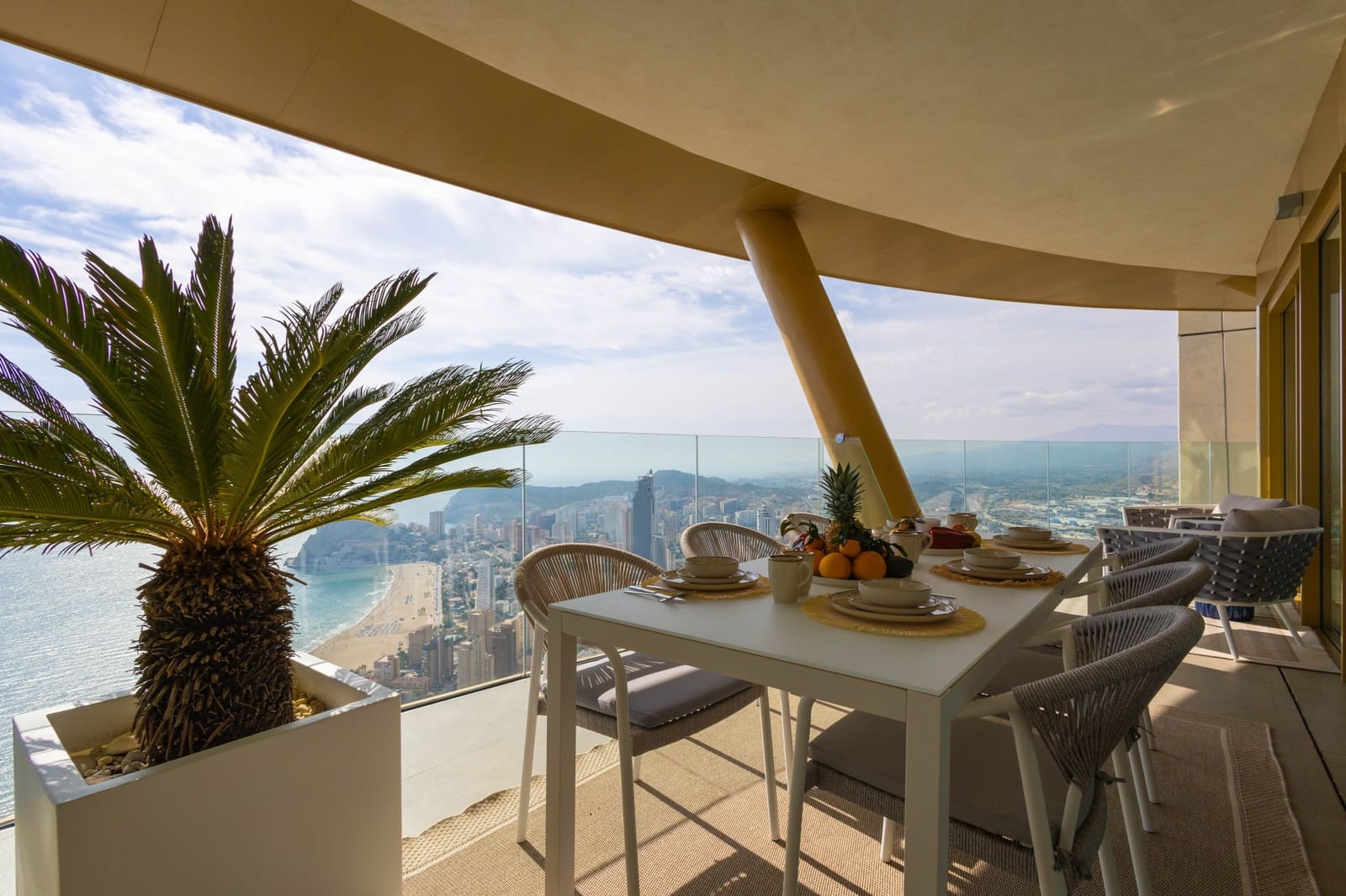 3 quarto Penthouse para venda em Benidorm com piscina garagem - 2 400 000 € (Ref: 9565593)