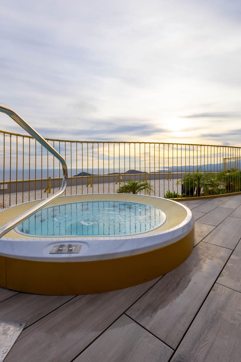 3 quarto Penthouse para venda em Benidorm com piscina garagem - 2 400 000 € (Ref: 9565593)