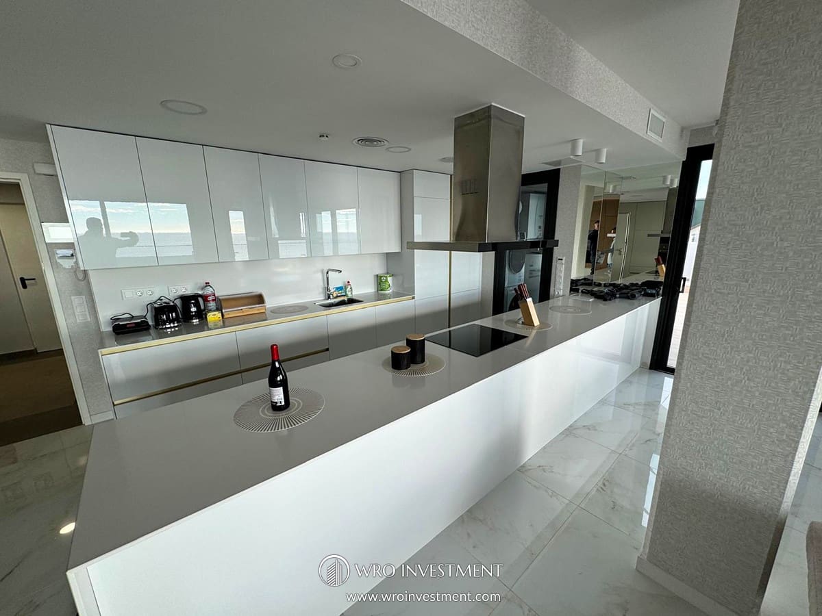 4 quarto Penthouse para venda em Benidorm com piscina garagem - 1 690 000 € (Ref: 9583112)