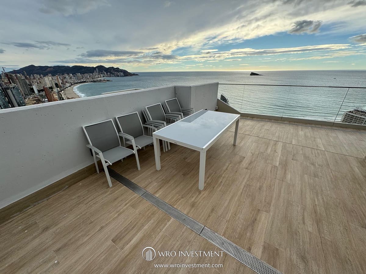 4 quarto Penthouse para venda em Benidorm com piscina garagem - 1 690 000 € (Ref: 9583112)