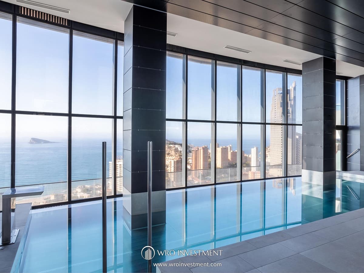 4 quarto Penthouse para venda em Benidorm com piscina garagem - 1 690 000 € (Ref: 9583112)