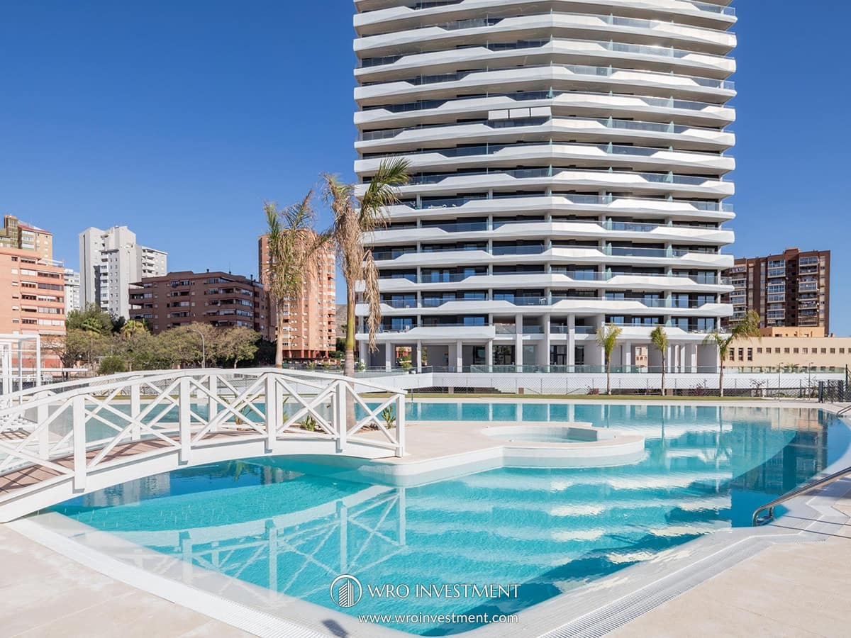 4 quarto Penthouse para venda em Benidorm com piscina garagem - 1 690 000 € (Ref: 9583112)