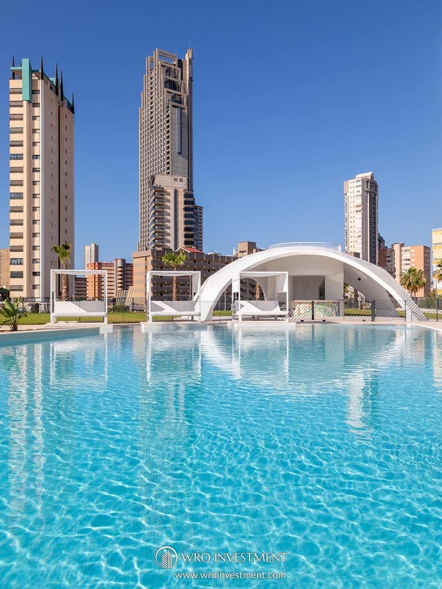 4 quarto Penthouse para venda em Benidorm com piscina garagem - 1 690 000 € (Ref: 9583112)