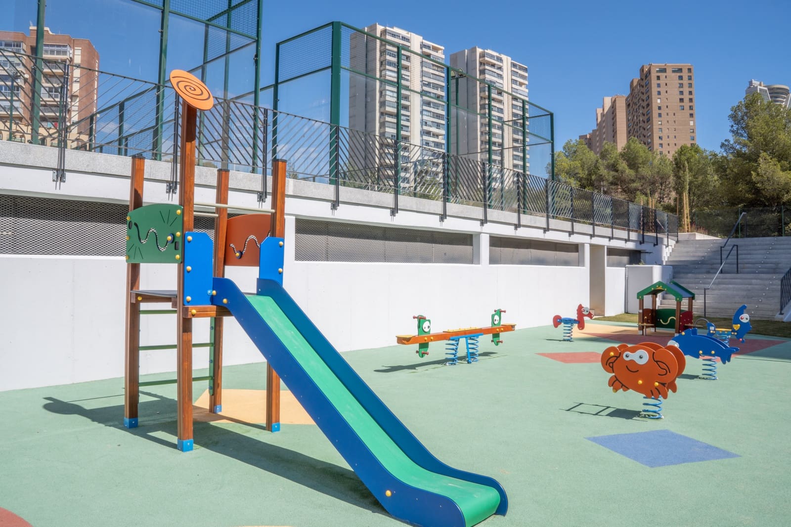 4 quarto Penthouse para venda em Benidorm com piscina garagem - 1 690 000 € (Ref: 9583112)